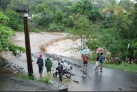 Saint-Paul : radiers en crue  quartiers inondés