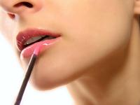 Choisir et appliquer son gloss Choisir et appliquer son gloss