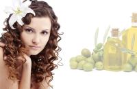 Cheveux secs : de l'huile d'olive pour les traiter