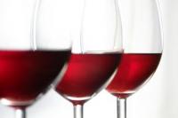 Enlever une tâche de vin sur une nappe Enlever une tâche de vin sur une nappe