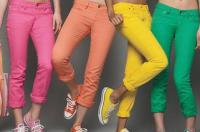 Cet été, les jeans sont colorés ! Cet été, les jeans sont colorés !