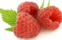 La framboise donne une mine éclatante et des cheveux brillants La framboise donne une mine éclatante et des cheveux brillants