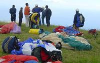 L'organisation des world cup series de parapente a les pieds sur terre