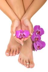 Réussir une french manucure des mains et des pieds Réussir une french manucure des mains et des pieds