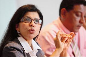 Nassimah Dindar règle ses comptes avec l'UMP Nassimah Dindar règle ses comptes avec l'UMP