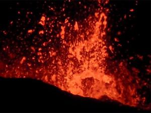 Le Piton de la Fournaise entre en éruption !