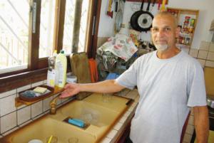 ''Je prends ma douche à l'Anse des Cascades'' ''Je prends ma douche à l'Anse des Cascades''