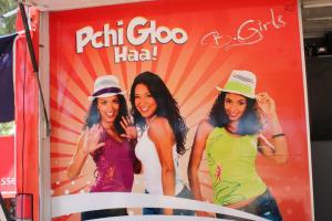 La tournée des plages des B-Girls - Les B-Girls et la Pchi Gloo Khaarravane