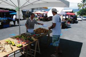 Le marché forain de Sainte-Anne démarre timidement Le marché forain de Sainte-Anne démarre timidement