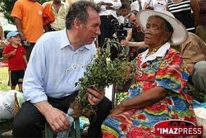 François Bayrou à La Réunion le 15 mai François Bayrou à La Réunion le 15 mai