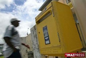 Des employés de Saint-Pierre toujours en grève Des employés de Saint-Pierre toujours en grève