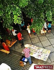 Une brocante dans le jardin Une brocante dans le jardin