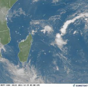 Une dépression tropicale à 3440 Km des côtés réunionnaises Une dépression tropicale à 3440 Km des côtés réunionnaises