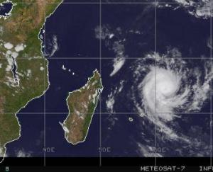 Giovanna avance à 15 Km/h et se situe à 775 Km de la Réunion