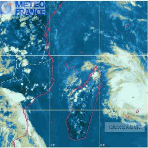 Le cyclone tropical Giovanna à 370 Km de la Réunion se rapproche un peu plus