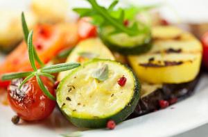 Courgette - Fruits, légumes, poissons... : quels sont les aliments qui aident à maigrir ?