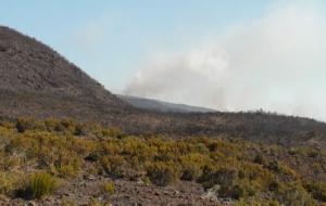 Incendie au Maïdo : La zone incendiée passe de 800 à 750 hectares