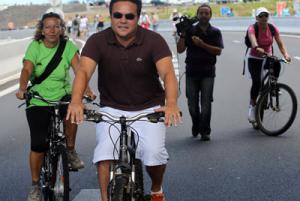 4 000 cyclistes sur la route des Tamarins 4 000 cyclistes sur la route des Tamarins