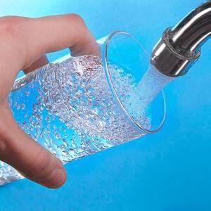 Boire suffisamment d'eau chaque jour c'est important Boire suffisamment d'eau chaque jour c'est important